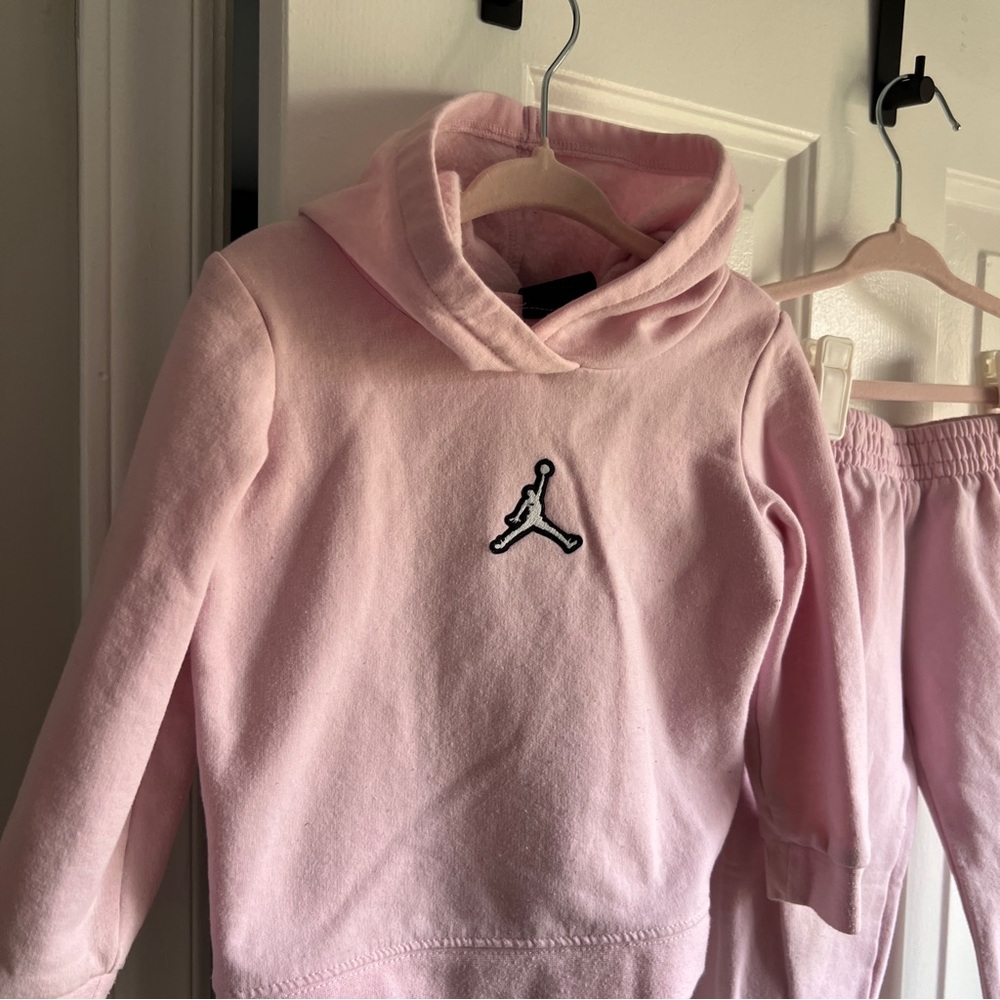 Nike Jordan Pink Girls Hoodie & Jogger Set - Picture 4 of 7